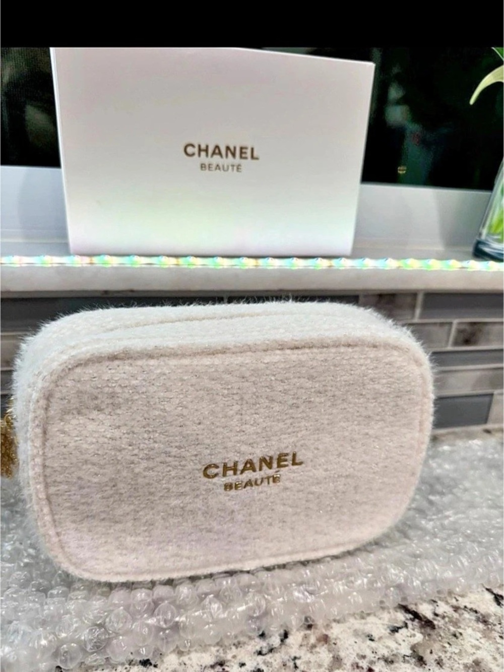 Chanel Beauté Holiday ❄️ Tweed Cosmetic Pouch White